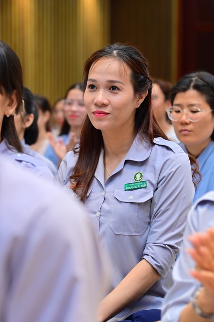 Visit and preach a Dharma talk at Hoang Phap pagoda of Ven. Pomnyun Sunim and Sr Giac Le Hieu