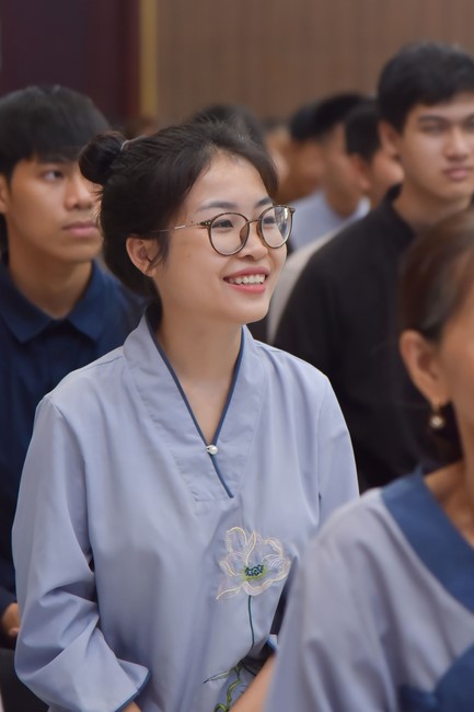 Visit and preach a Dharma talk at Hoang Phap pagoda of Ven. Pomnyun Sunim and Sr Giac Le Hieu