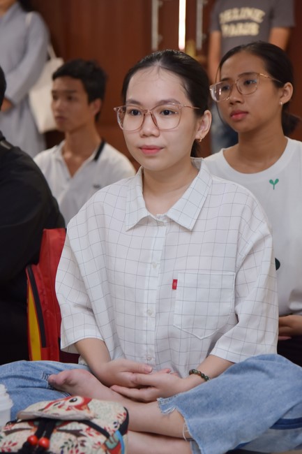 Visit and preach a Dharma talk at Hoang Phap pagoda of Ven. Pomnyun Sunim and Sr Giac Le Hieu
