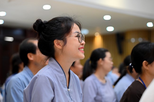 Visit and preach a Dharma talk at Hoang Phap pagoda of Ven. Pomnyun Sunim and Sr Giac Le Hieu