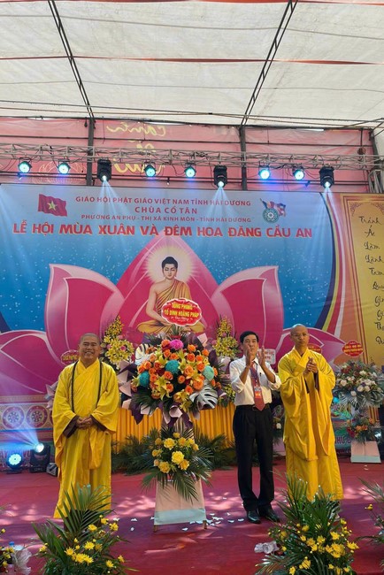 Chùa Cổ Tân - Hải Dương: Lễ hội truyền thống và đêm Hội hoa đăng cầu an