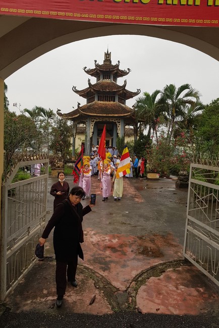 Chùa Cổ Tân - Hải Dương: Lễ hội truyền thống và đêm Hội hoa đăng cầu an