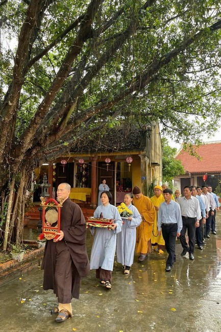 Chùa Cổ Tân - Hải Dương: Lễ hội truyền thống và đêm Hội hoa đăng cầu an