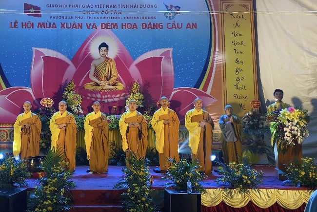 Chùa Cổ Tân - Hải Dương: Lễ hội truyền thống và đêm Hội hoa đăng cầu an