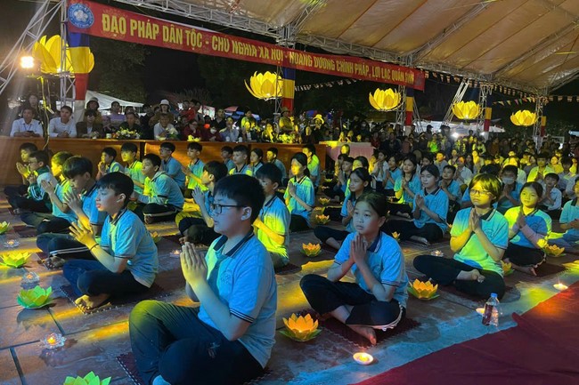 Chùa Cổ Tân - Hải Dương: Lễ hội truyền thống và đêm Hội hoa đăng cầu an