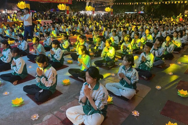 Chùa Cổ Tân - Hải Dương: Lễ hội truyền thống và đêm Hội hoa đăng cầu an