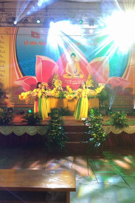 Chùa Cổ Tân - Hải Dương: Lễ hội truyền thống và đêm Hội hoa đăng cầu an