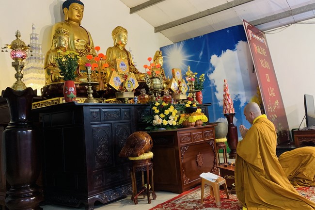 Repentant Ceremony on (intercalary) Feb. 14th, Year of the Cat at Dong Cao pagoda