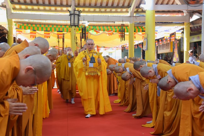 Receiving precepts from Tri Tinh precepts Altar in Dong Thap of Hoang Phap Pagoda monks