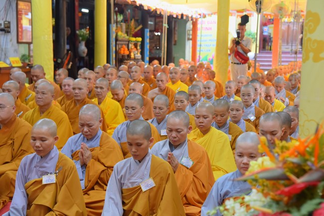 Receiving precepts from Tri Tinh precepts Altar in Dong Thap of Hoang Phap Pagoda monks