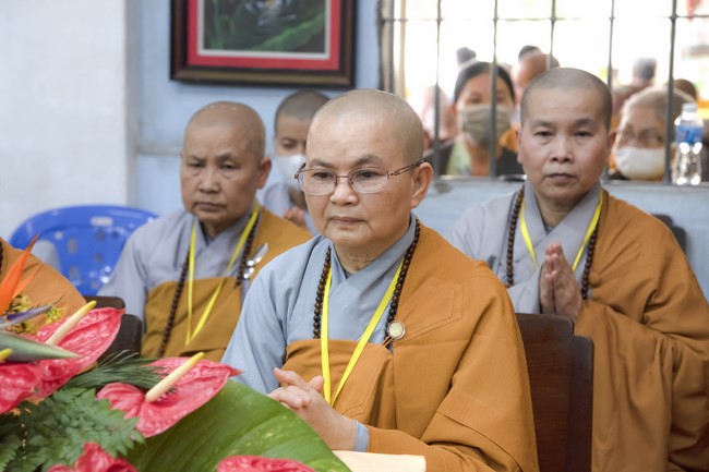 Receiving precepts from Tri Tinh precepts Altar in Dong Thap of Hoang Phap Pagoda monks