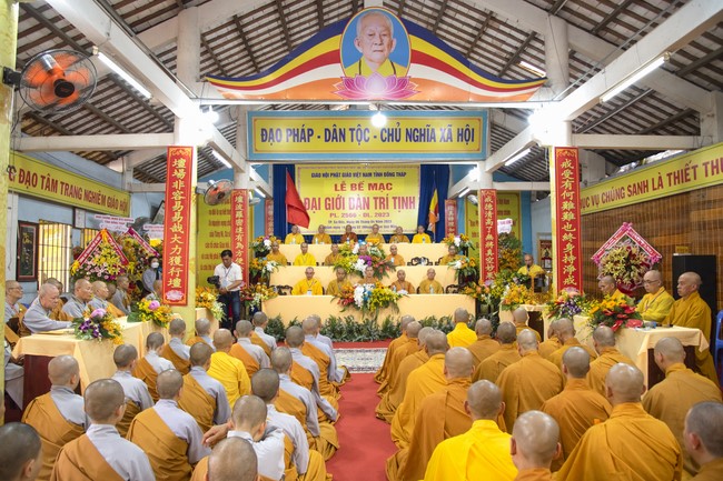 Receiving precepts from Tri Tinh precepts Altar in Dong Thap of Hoang Phap Pagoda monks