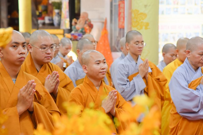 Receiving precepts from Tri Tinh precepts Altar in Dong Thap of Hoang Phap Pagoda monks