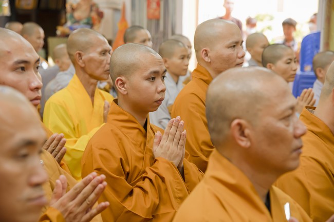 Receiving precepts from Tri Tinh precepts Altar in Dong Thap of Hoang Phap Pagoda monks