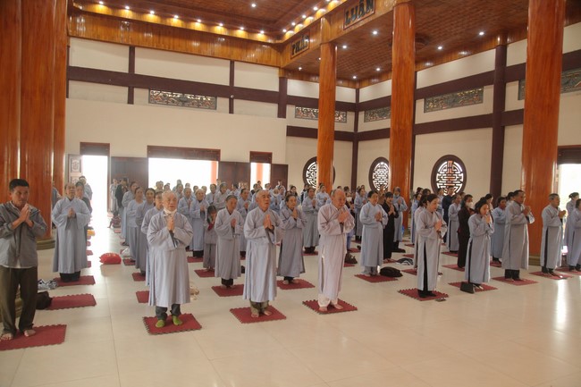 Chùa Giai Lam - Hà Tĩnh: Tu niệm Phật một ngày