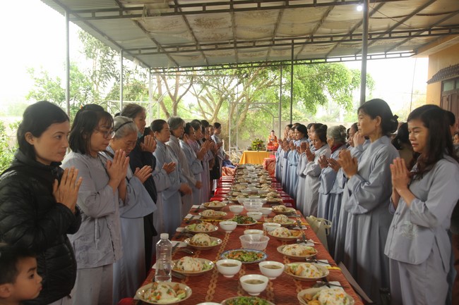 Chùa Giai Lam - Hà Tĩnh: Tu niệm Phật một ngày