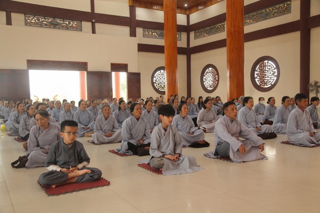 Chùa Giai Lam - Hà Tĩnh: Tu niệm Phật một ngày