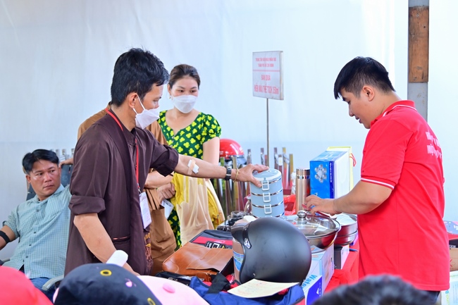 Humanitarian Blood Donation