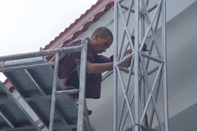 Preparing for decoration the Great Ceremony of Buddha's Birthday (part 1)