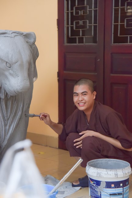 Preparing for decoration the Great Ceremony of Buddha's Birthday (part 1)