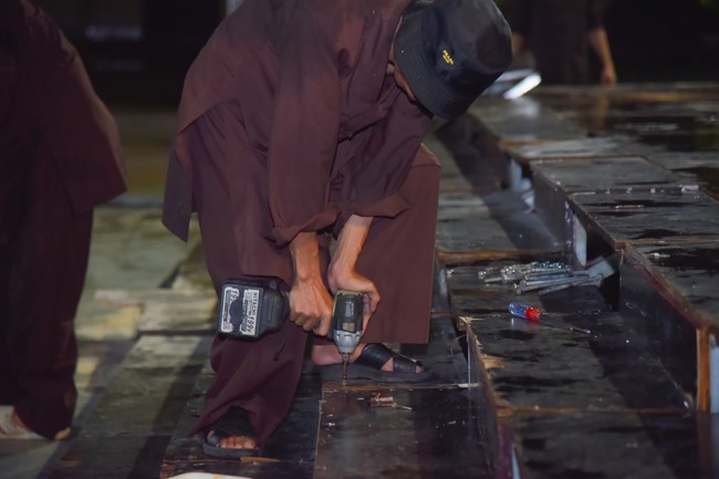 Preparing for decoration the Great Ceremony of Buddha's Birthday (part 1)