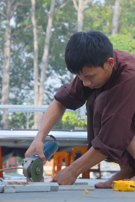Preparing for decoration the Great Ceremony of Buddha's Birthday (part 1)
