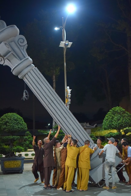 Preparing for decoration the Great Ceremony of Buddha's Birthday (part 1)