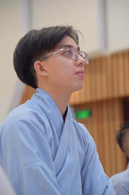 Representatives of Mahachulalongkornrajavidyalaya Buddhist University of Thailand visit Hoang Phap Pagoda