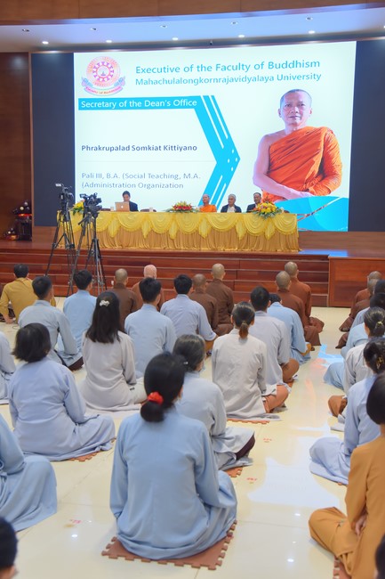 Representatives of Mahachulalongkornrajavidyalaya Buddhist University of Thailand visit Hoang Phap Pagoda