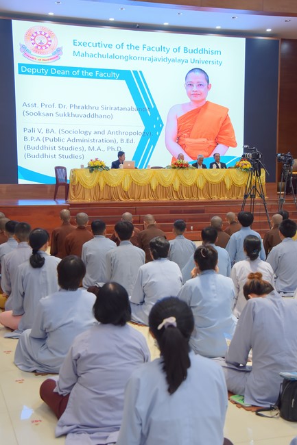 Representatives of Mahachulalongkornrajavidyalaya Buddhist University of Thailand visit Hoang Phap Pagoda