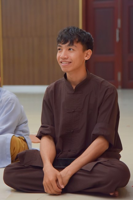 Representatives of Mahachulalongkornrajavidyalaya Buddhist University of Thailand visit Hoang Phap Pagoda