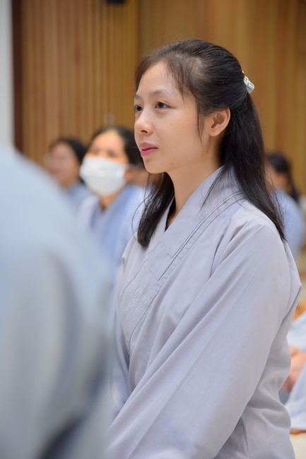 Representatives of Mahachulalongkornrajavidyalaya Buddhist University of Thailand visit Hoang Phap Pagoda