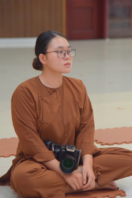 Representatives of Mahachulalongkornrajavidyalaya Buddhist University of Thailand visit Hoang Phap Pagoda