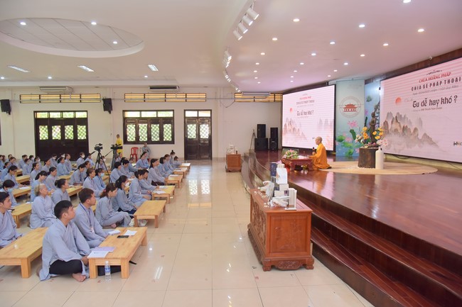 Dharma talk Is practice easy or difficult in the 2nd day practice