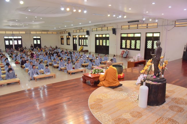 Dharma talk Is practice easy or difficult in the 2nd day practice