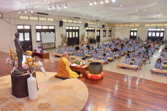 Dharma talk Is practice easy or difficult in the 2nd day practice