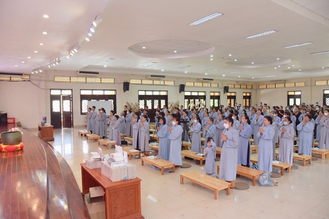 Dharma talk Is practice easy or difficult in the 2nd day practice