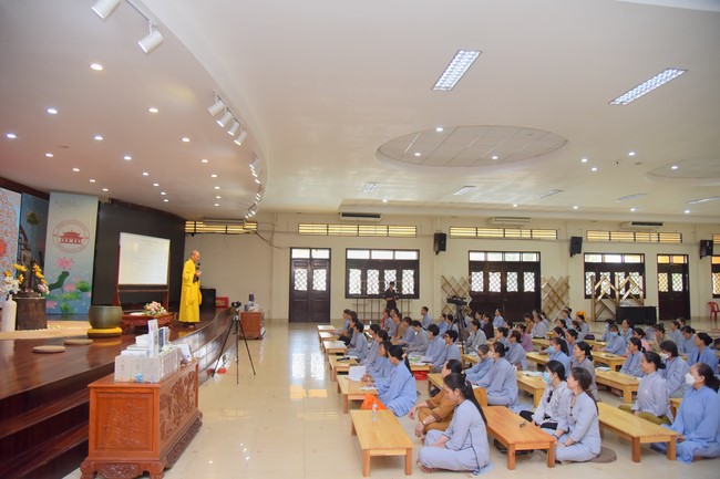 Dharma talk Is practice easy or difficult in the 2nd day practice