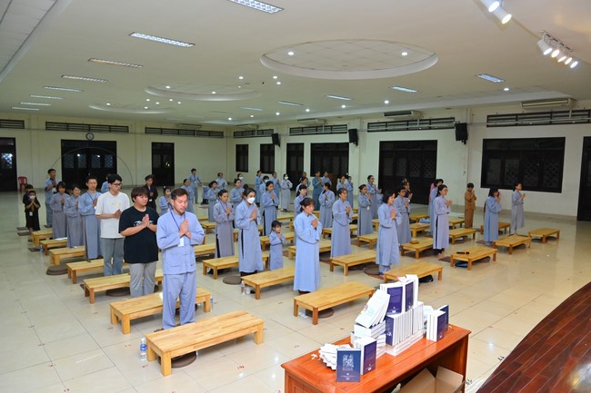 Dharma talk Is practice easy or difficult in the 2nd day practice