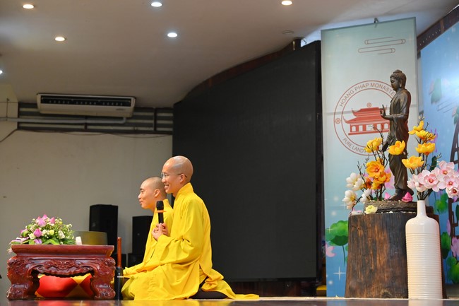 Dharma talk Is practice easy or difficult in the 2nd day practice