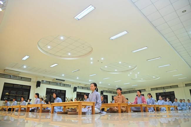 Dharma talk Is practice easy or difficult in the 2nd day practice