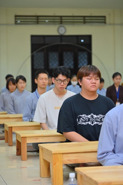 Dharma talk Is practice easy or difficult in the 2nd day practice