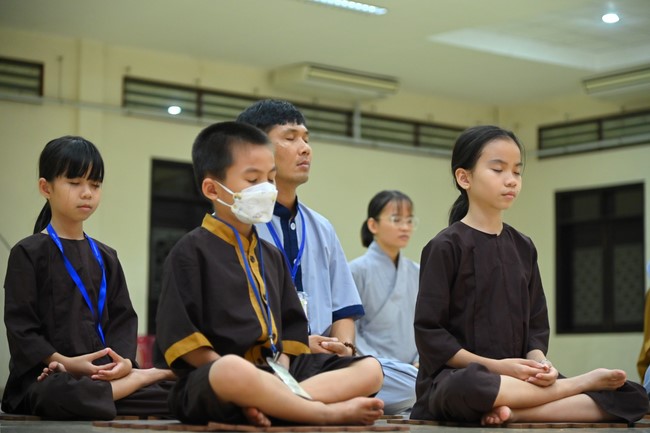 Dharma talk Is practice easy or difficult in the 2nd day practice