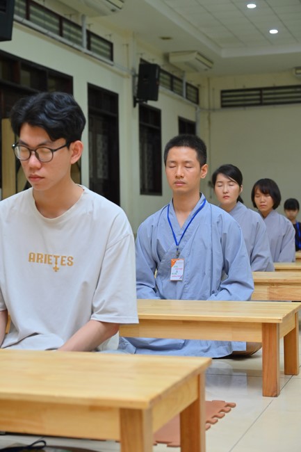 Dharma talk Is practice easy or difficult in the 2nd day practice