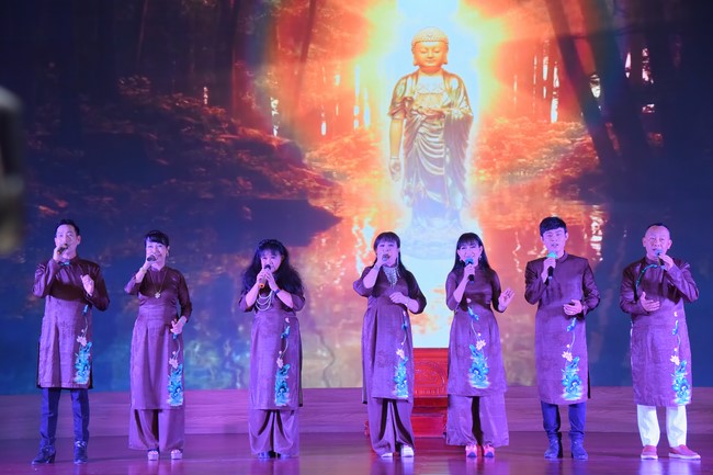 Performance night to celebrate Buddha's Birthday