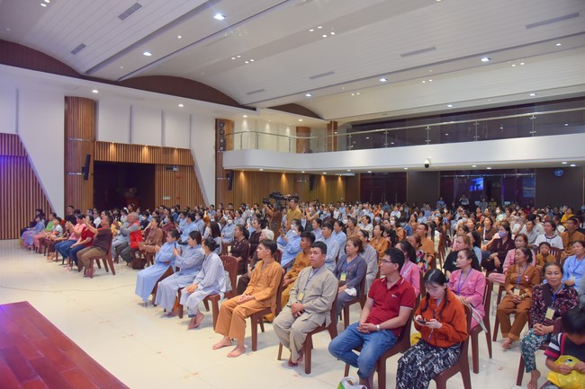 Performance night to celebrate Buddha's Birthday