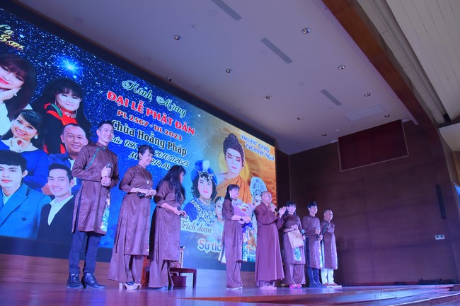 Performance night to celebrate Buddha's Birthday