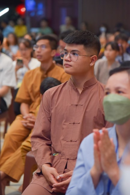 Performance night to celebrate Buddha's Birthday