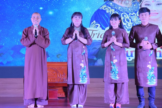 Performance night to celebrate Buddha's Birthday