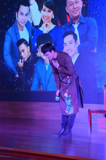 Performance night to celebrate Buddha's Birthday